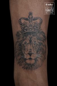 ライオン　クラウン　王冠 lion crown